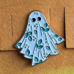 Leaf Ghost Pin